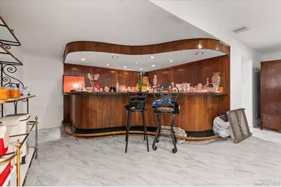 22 Lake Road, Great Neck, NY 11020 - Photo 31