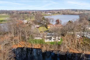 22 Lake Rd, Great Neck, NY 11020 - Photo 39