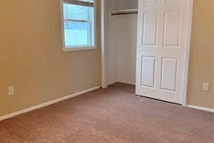 549 Blue Point Rd, Farmingville, NY 11738 - Photo 9