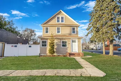 45 Redington Street, Bay Shore, NY 11706 - Photo 3