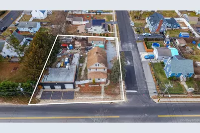 45 Redington Street, Bay Shore, NY 11706 - Photo 9