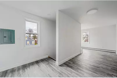 45 Redington Street, Bay Shore, NY 11706 - Photo 21