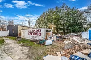 45 Redington St, Bay Shore, NY 11706 - Photo 31