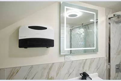 24120 83rd Avenue, Bellerose, NY 11426 - Photo 15