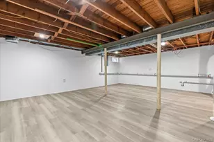 85 Briarcliff Rd, Westbury, NY 11590 - Photo 29