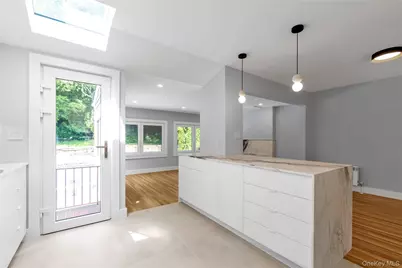 27 Meadowfield Lane, Glen Cove, NY 11542 - Photo 9