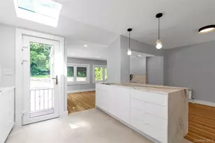 27 Meadowfield Ln, Glen Cove, NY 11542 - Photo 9