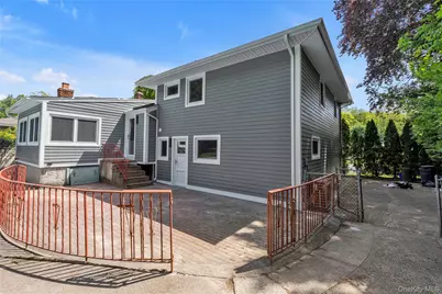 27 Meadowfield Lane, Glen Cove, NY 11542 - Photo 21