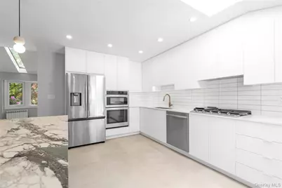 27 Meadowfield Lane, Glen Cove, NY 11542 - Photo 11