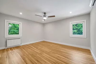 27 Meadowfield Lane, Glen Cove, NY 11542 - Photo 19