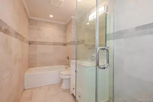 661 W Broadway, Long Beach, NY 11561 - Photo 17