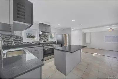 170 5th Street, Hicksville, NY 11801 - Photo 5