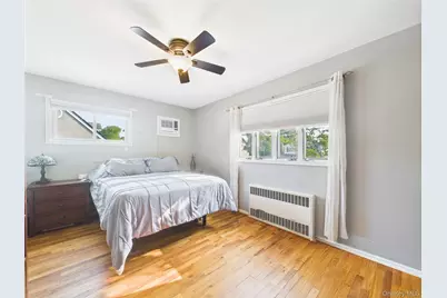 554 S 8th Street, Lindenhurst, NY 11757 - Photo 11