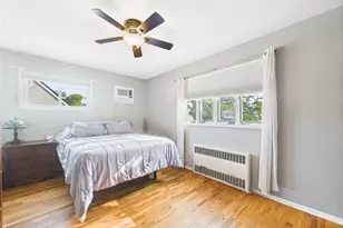 554 S 8th St, Lindenhurst, NY 11757 - Photo 11