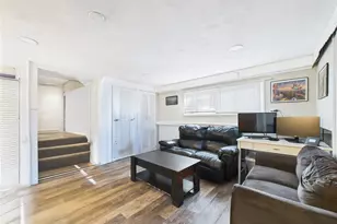 554 S 8th St, Lindenhurst, NY 11757 - Photo 19