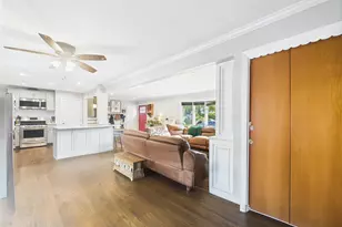 554 S 8th St, Lindenhurst, NY 11757 - Photo 9