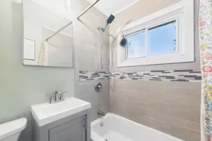 554 S 8th St, Lindenhurst, NY 11757 - Photo 15