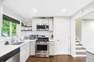 554 S 8th St, Lindenhurst, NY 11757 - Photo 7