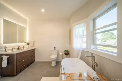 60 Ramble Lane, Levittown, NY 11756 - Photo 29