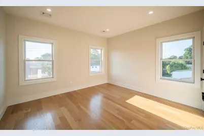 60 Ramble Lane, Levittown, NY 11756 - Photo 37