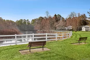 525 Riverleigh Ave, Riverhead, NY 11901 - Photo 15