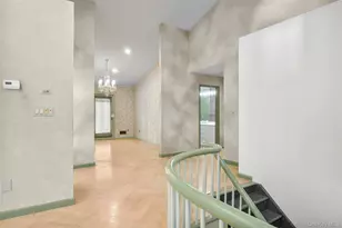 31 Clover Pl, New Rochelle, NY 10805 - Photo 9