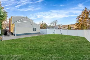 15 Macon St, Lindenhurst, NY 11757 - Photo 5