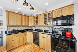 23 Haven Ln, Levittown, NY 11756 - Photo 19