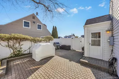 23 Haven Lane, Levittown, NY 11756 - Photo 9