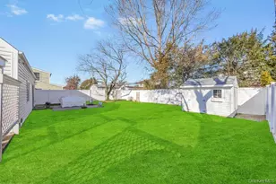 23 Haven Ln, Levittown, NY 11756 - Photo 5