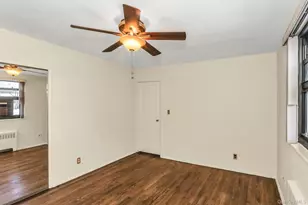 21-47 Utopia Pkwy, Whitestone, NY 11357 - Photo 11