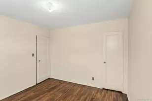 21-47 Utopia Pkwy, Whitestone, NY 11357 - Photo 13