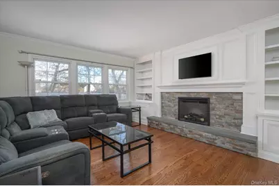 123 Wedgewood Drive, Coram, NY 11727 - Photo 5