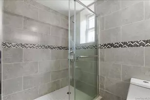 1021 E 213th St, Bronx, NY 10469 - Photo 25