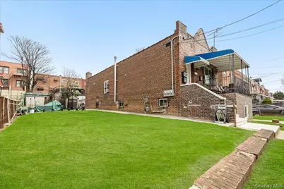 1021 E 213th Street, Bronx, NY 10469 - Photo 9