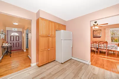 1175 Little East Neck Road, West Babylon, NY 11704 - Photo 11