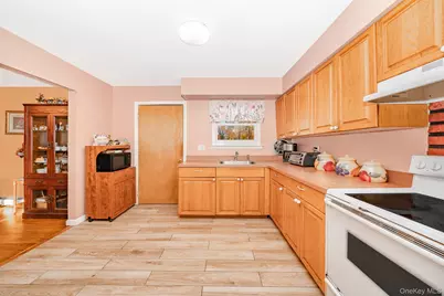 1175 Little East Neck Road, West Babylon, NY 11704 - Photo 9