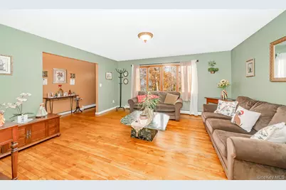 1175 Little East Neck Road, West Babylon, NY 11704 - Photo 17