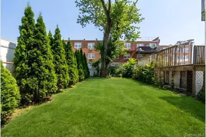 238A Throggs Neck Boulevard, Bronx, NY 10465 - Photo 31