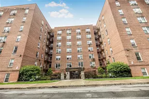 1 Vincent Rd, Bronxville, NY 10708 - Photo 15