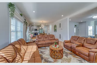 34 Meadow View Drive, Marlboro, NY 12542 - Photo 9