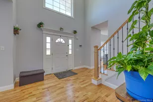 34 Mdw Vw Dr, Marlboro, NY 12542 - Photo 3