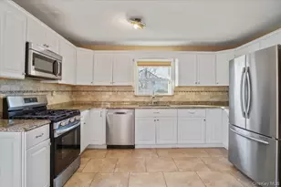 25 Ford Dr W, Massapequa, NY 11758 - Photo 11