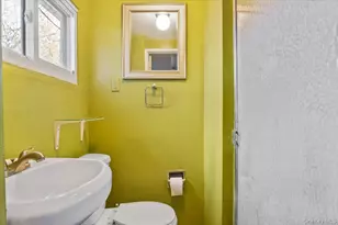 25 Ford Dr W, Massapequa, NY 11758 - Photo 23