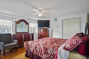 25 Ford Dr W, Massapequa, NY 11758 - Photo 15