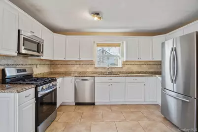 25 Ford Drive W, Massapequa, NY 11758 - Photo 3