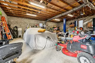 98 Auborn Ave, Shirley, NY 11967 - Photo 25