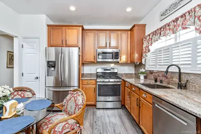 477 Woodscreek Court, Moriches, NY 11955 - Photo 11