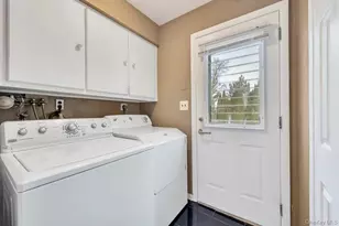 7 Carto Cir, Deer Park, NY 11729 - Photo 21