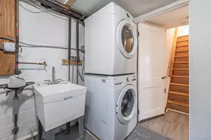 1375 W Main St, Riverhead, NY 11901 - Photo 29